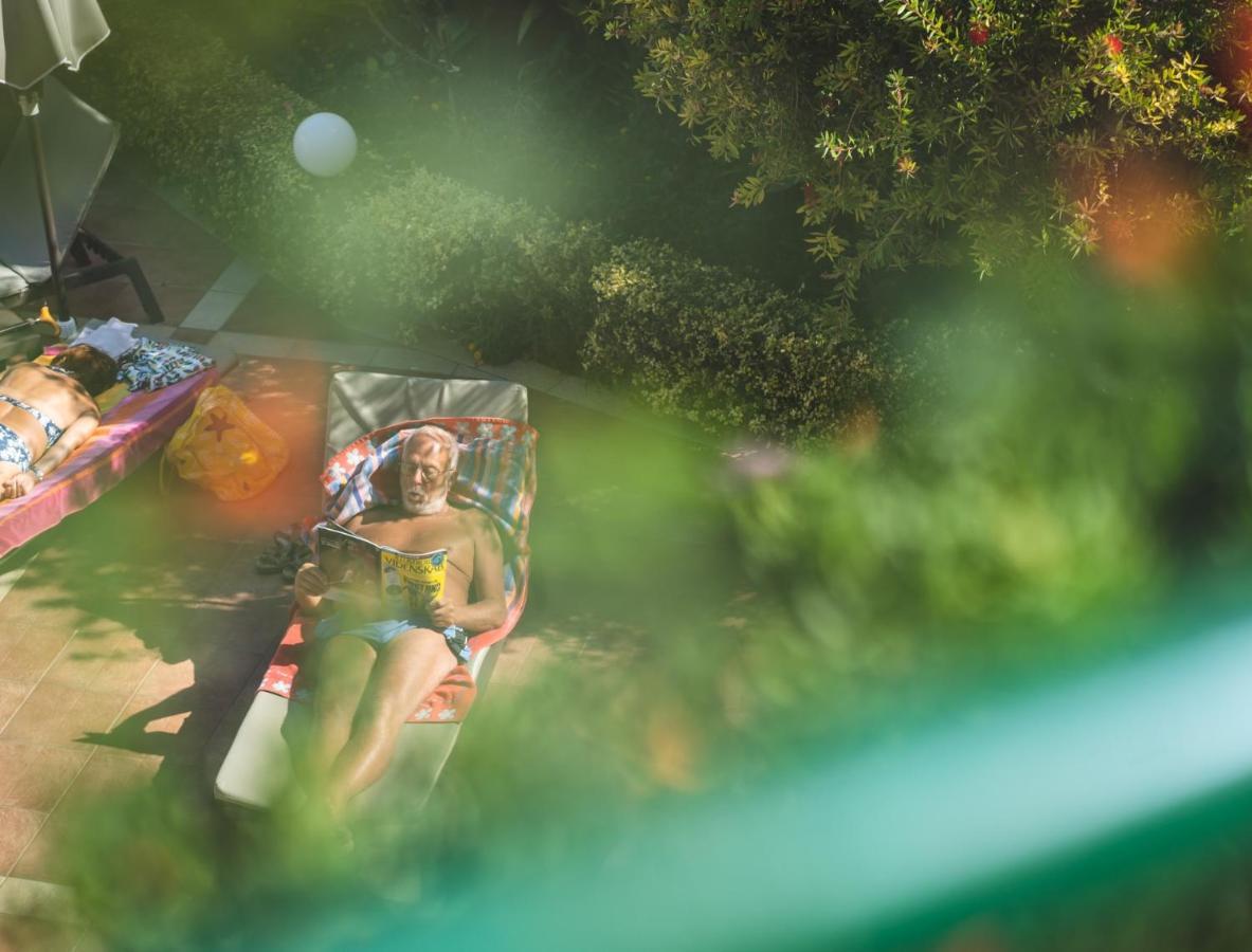 Helios Apartments カト・ダラトソ エクステリア 写真