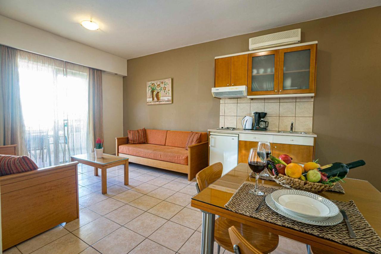 Helios Apartments カト・ダラトソ エクステリア 写真