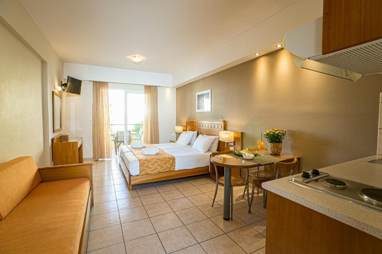 Helios Apartments カト・ダラトソ エクステリア 写真